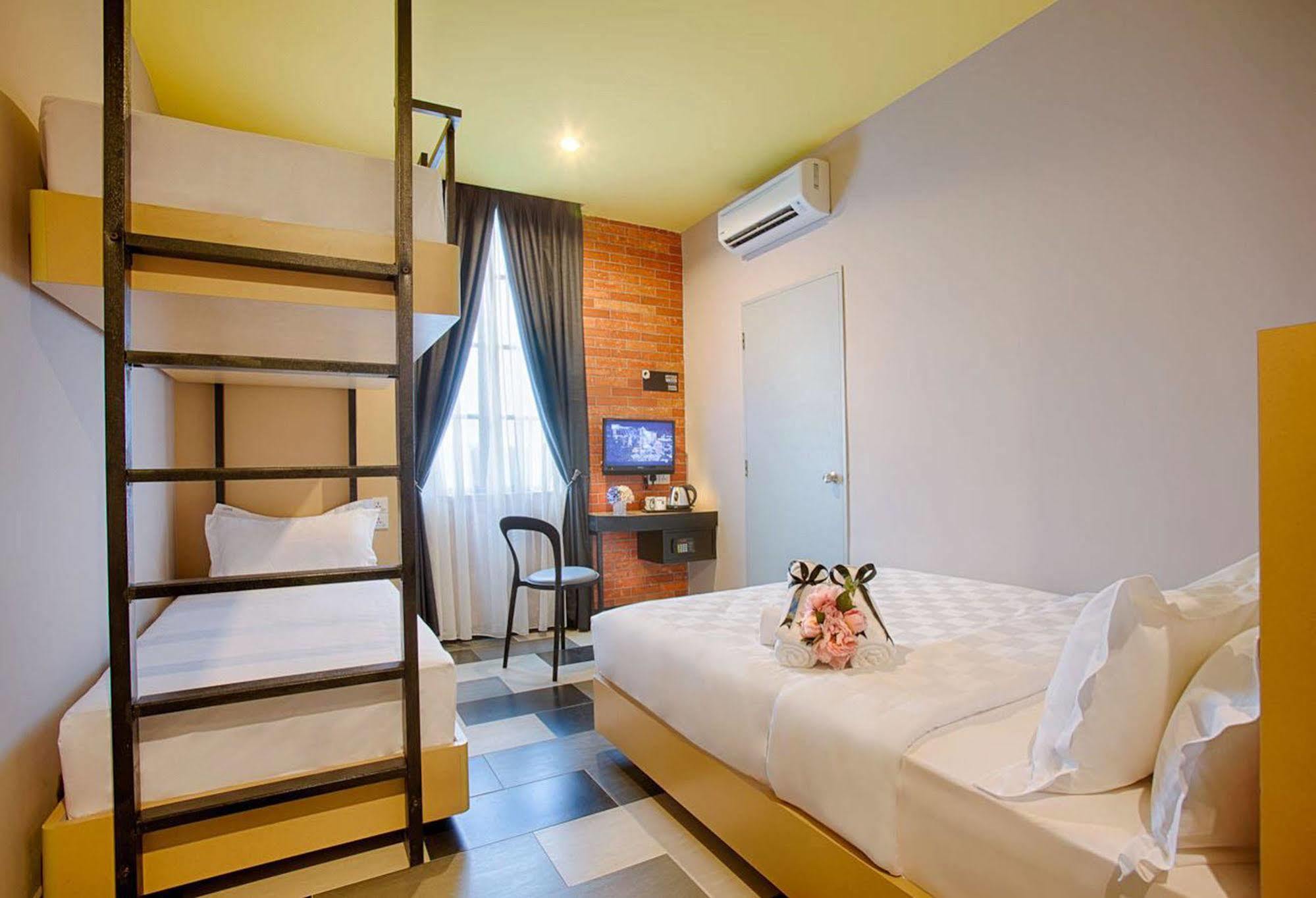 The Youniq Hotel, Klia T1, Klia T2 Hotel 3*